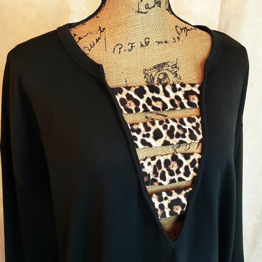BiBi Long Sleeve Jersey Knit Top Black, Leopard Trim V-neck Size M - NWT - Picture 2 of 10